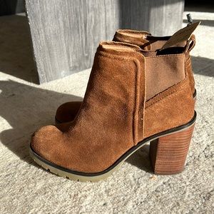 Crevo footwear genuine leather booties. Size 7.5. New with tags.